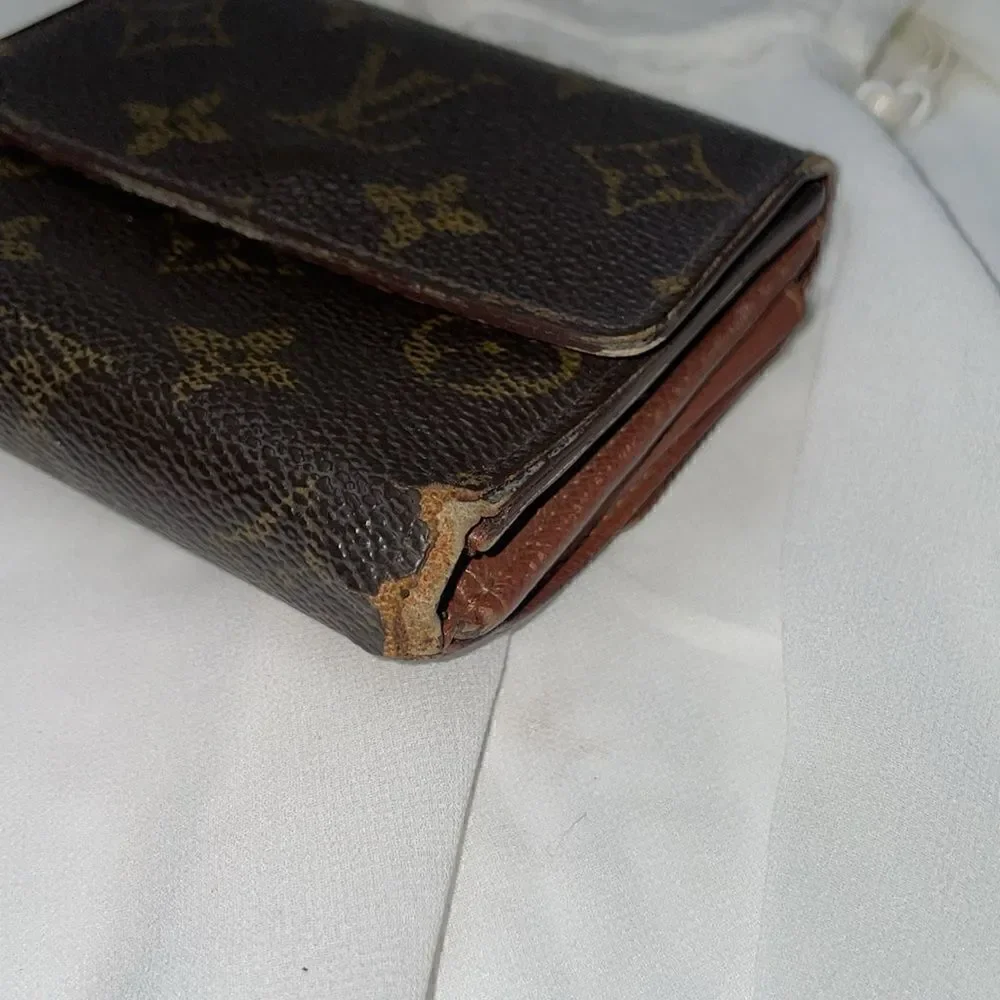 Authentic Louis Vuitton Monogram Porte Monnaie Billets Compact Wallet